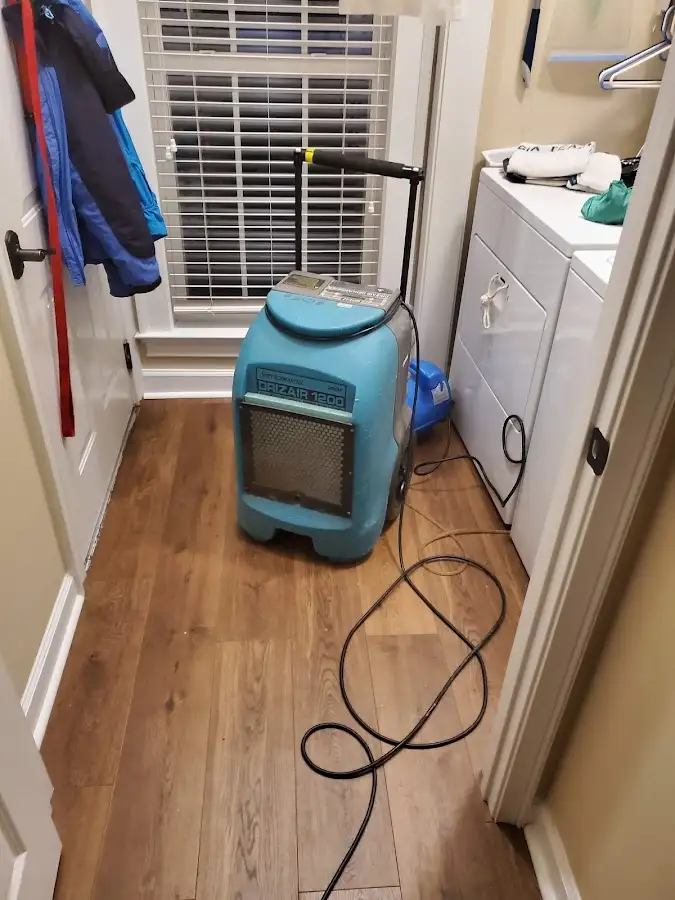 Commercial dehumidifier deployed for Crawl Space Restoration in Flint